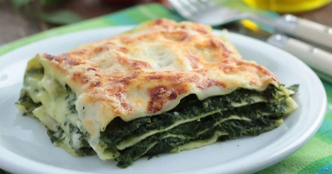 Przebojowa Lasagne Z Bia Ym Sosem I Szpinakiem W Oski Hit