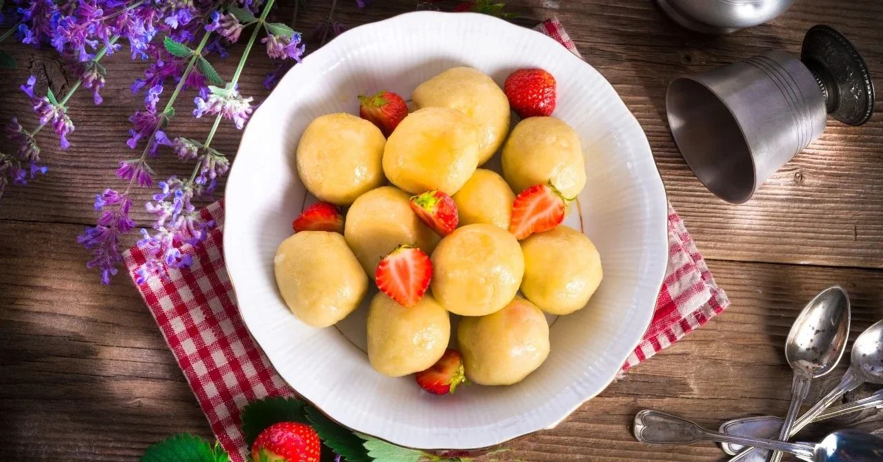 Ciasto na knedle bez ziemniaków Szybkie i proste ZaradnaKobieta pl