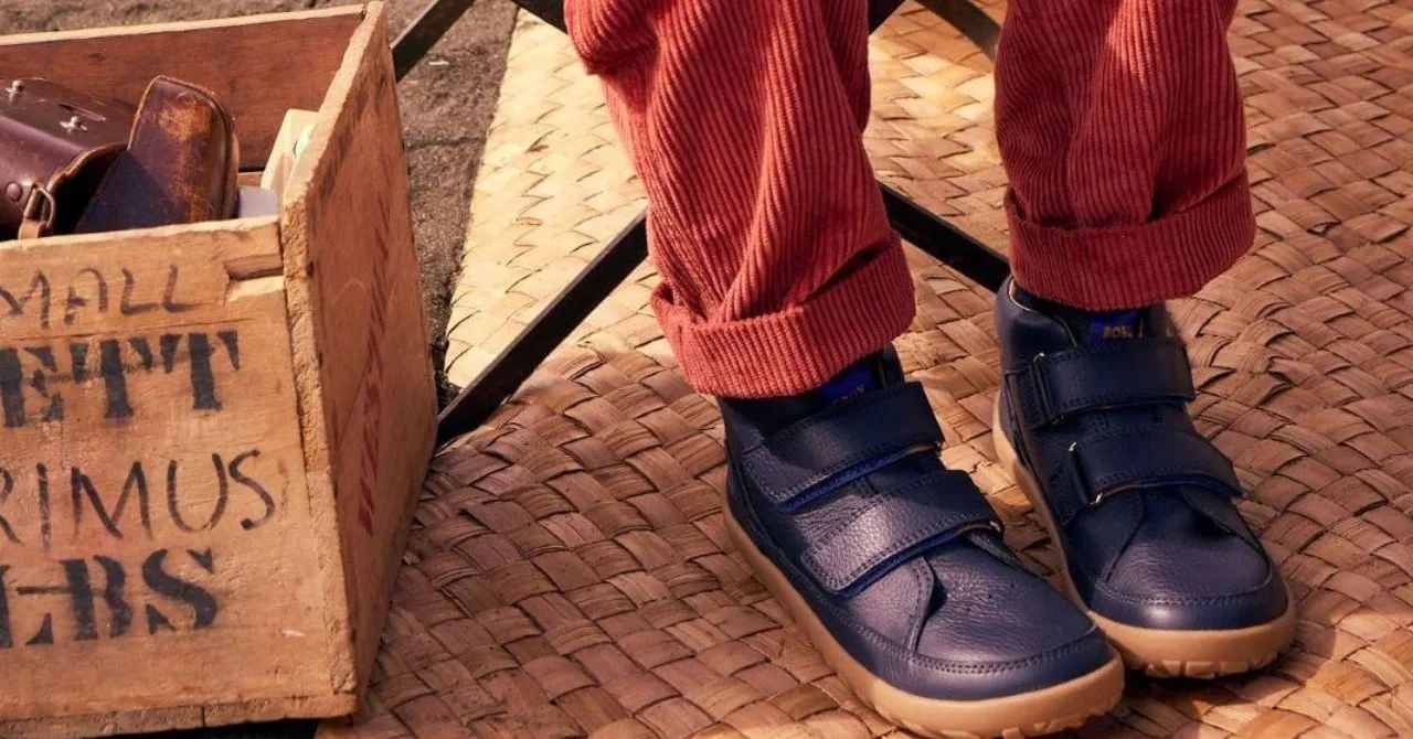 Buty przejściowe dla dzieci – na co zwrócić uwagę przy wyborze obuwia na jesień