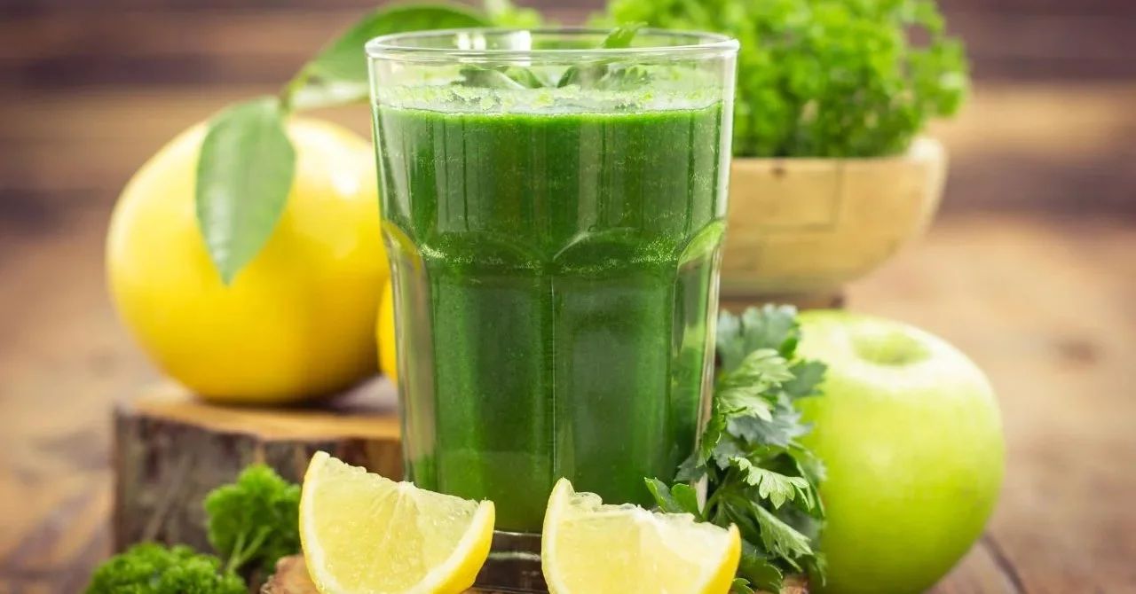 Modelki i celebrytki uwielbiają smoothie z selera! Dlaczego warto robić