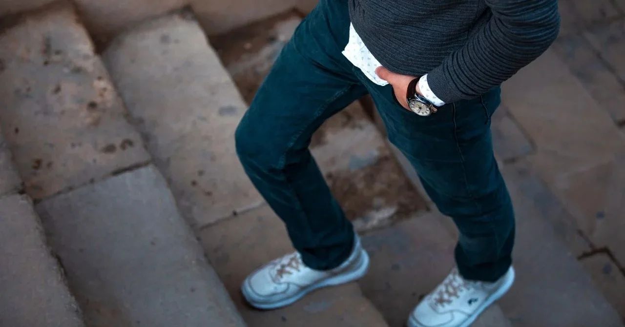 Krótkie spodenki męskie czy spodnie baggy męskie – co wybrać, by stworzyć wygodną i stylową garderobę na cieplejszy sezon?