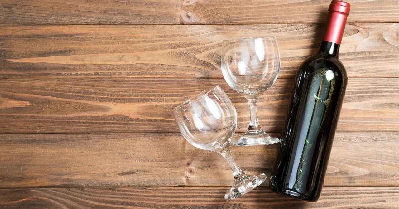 Jak Otworzyć Wino Bez Korkociągu 7 Sprawdzonych Sposobów Zaradnakobietapl 5803